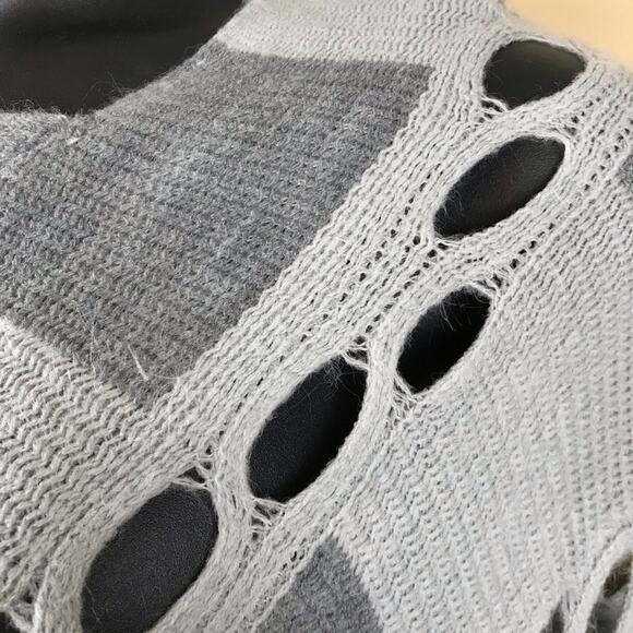 HIGHNESS Gray Two-Tone Poncho One Size - Picture 4 of 4